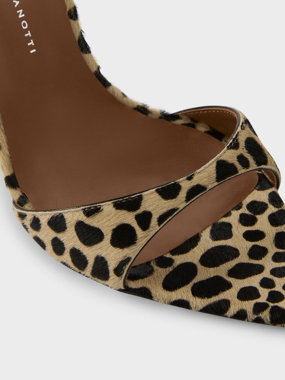 INTRIIGO STRAP SAVAGE SANDAL 105