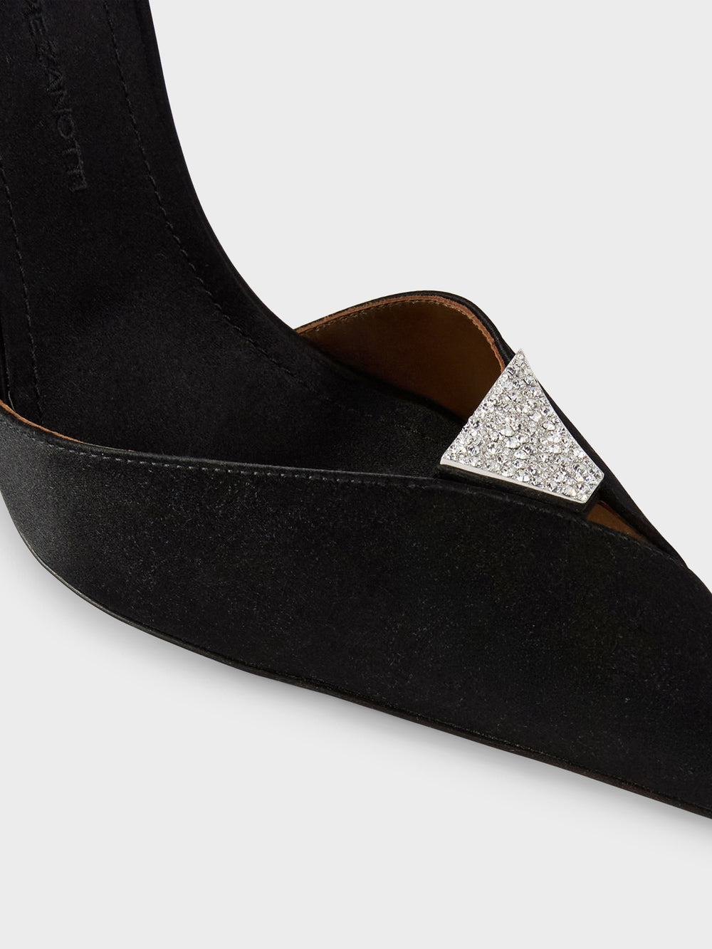 LA NUIT D'ORSAY PUMP 105