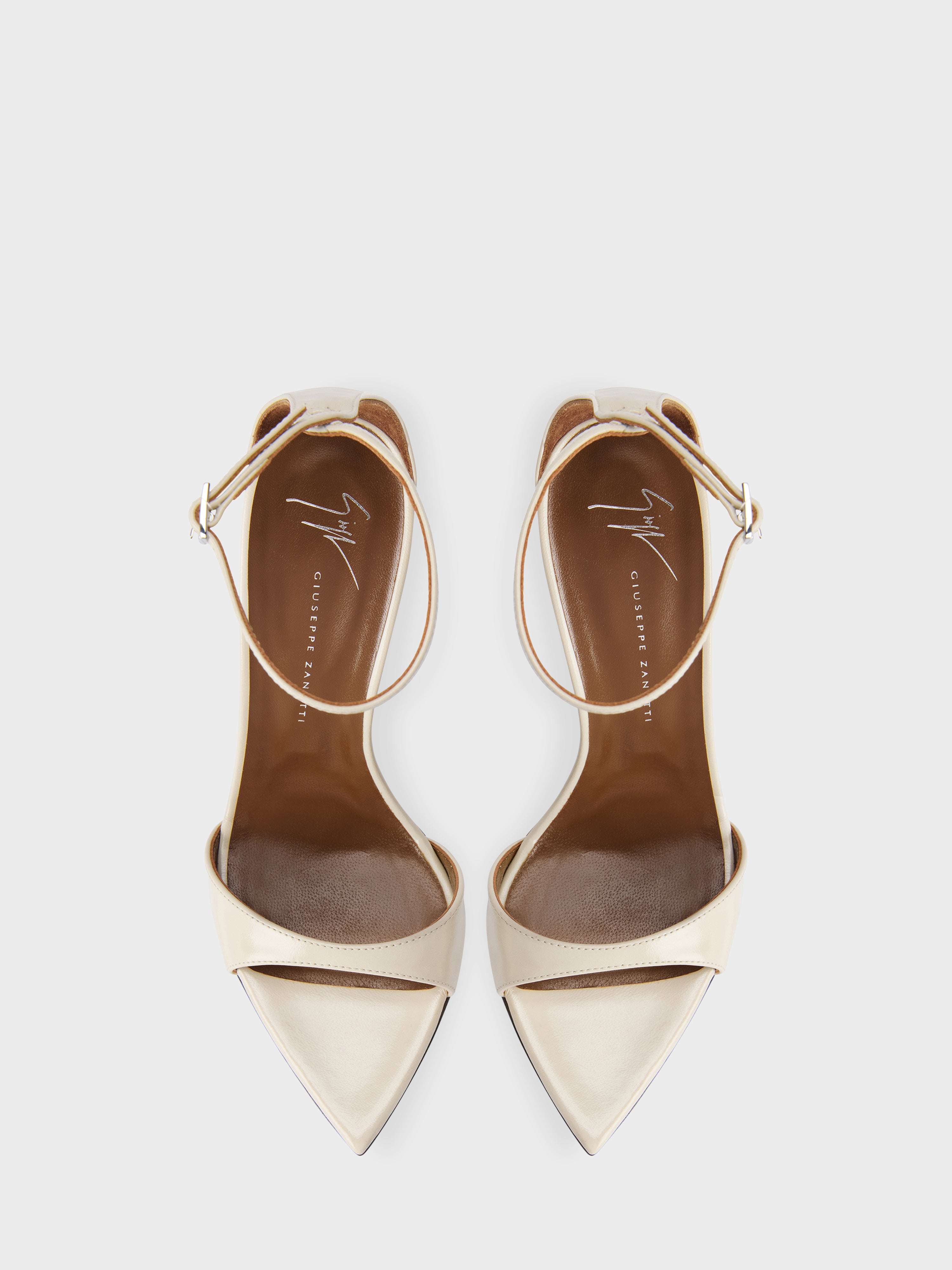 INTRIIGO STRAP SANDAL 105