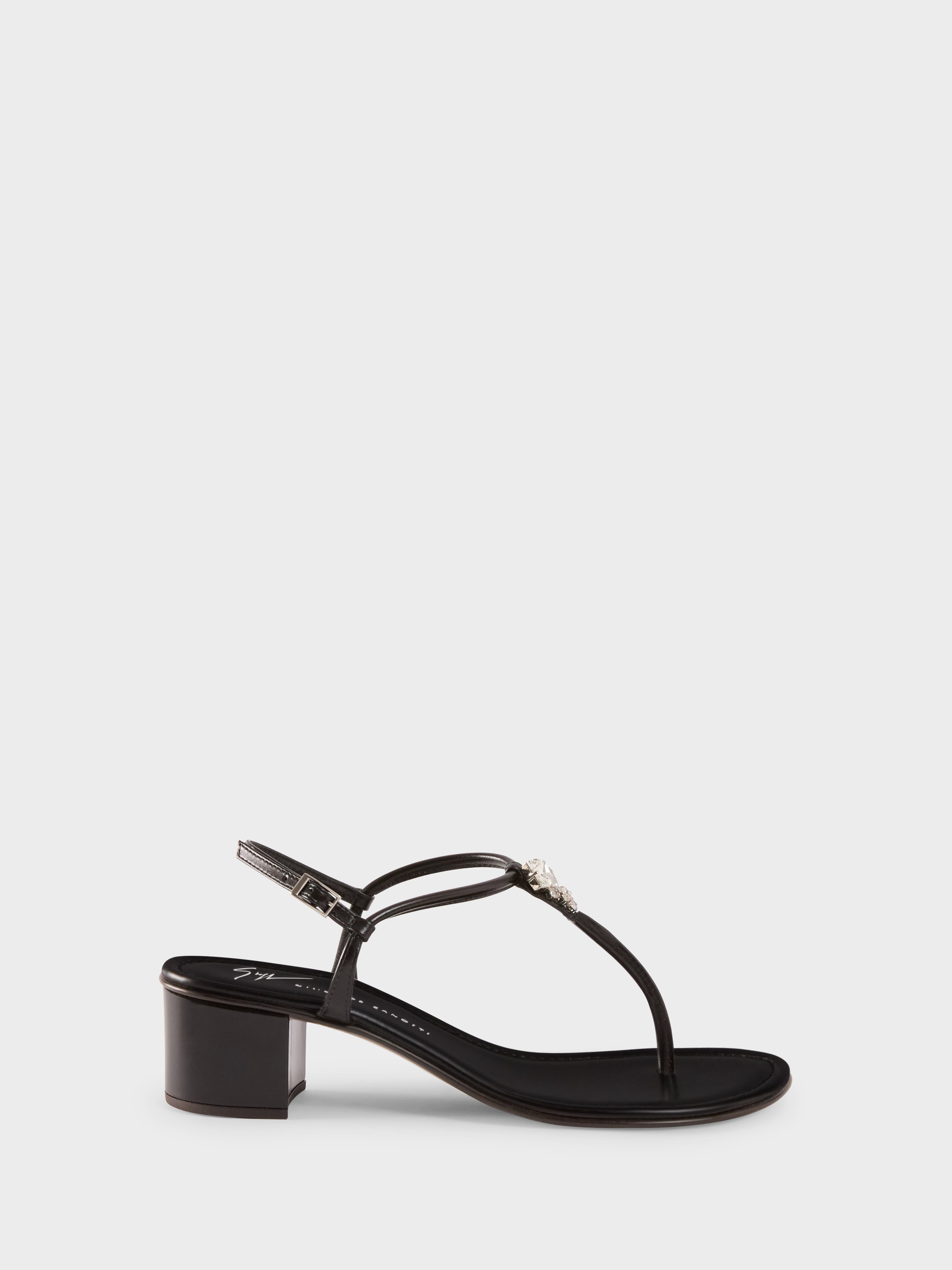 MOONLIE SANDAL 40