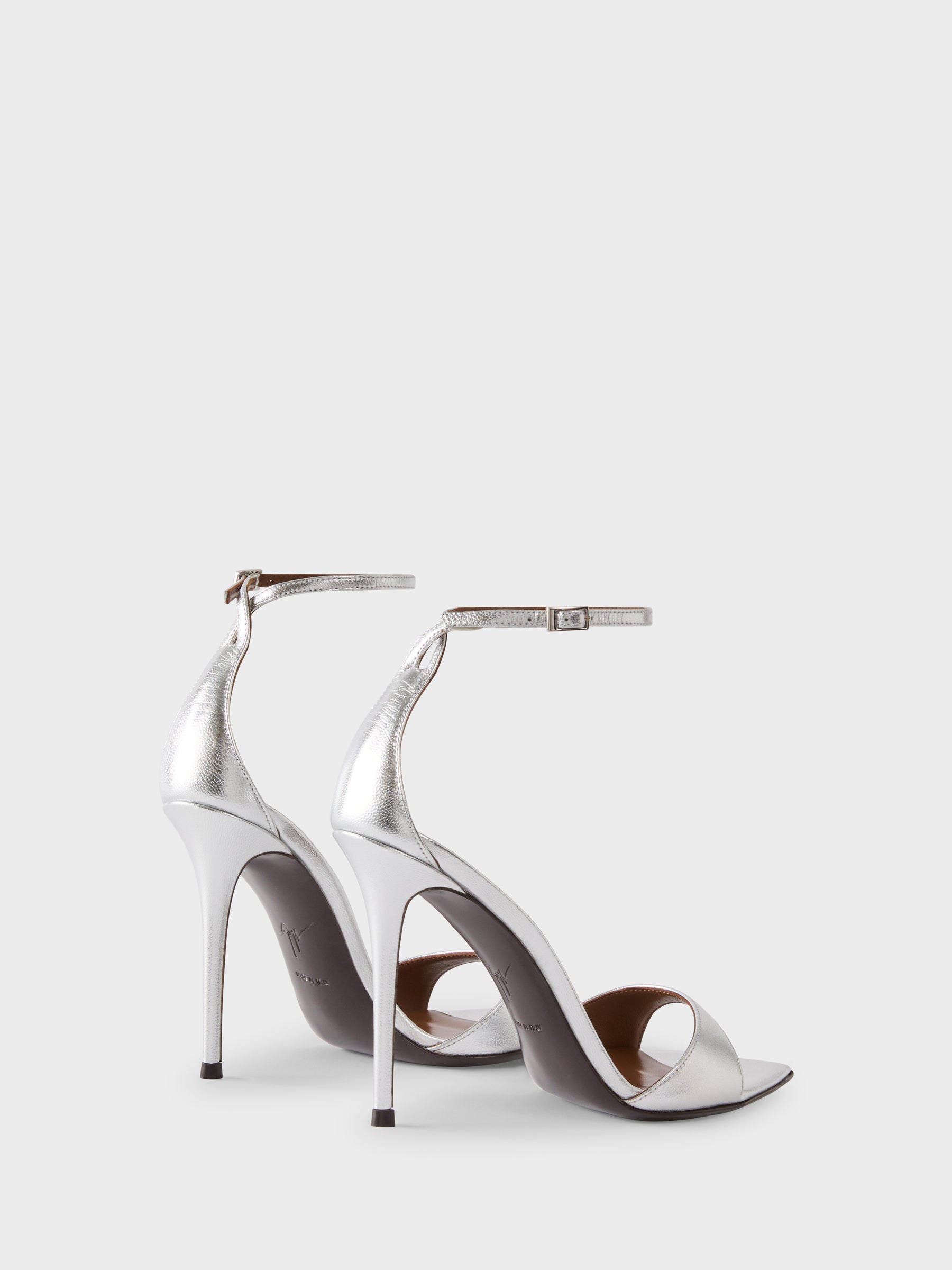 INTRIIGO STRAP SANDAL 105