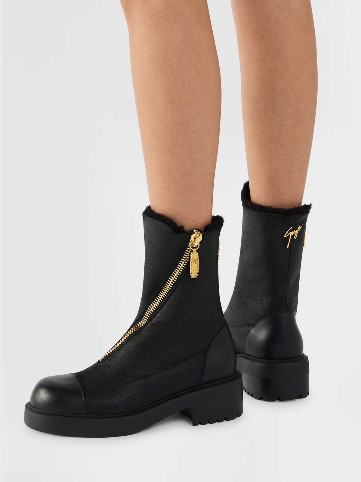 ASYMMETRIC COMBAT BOOT