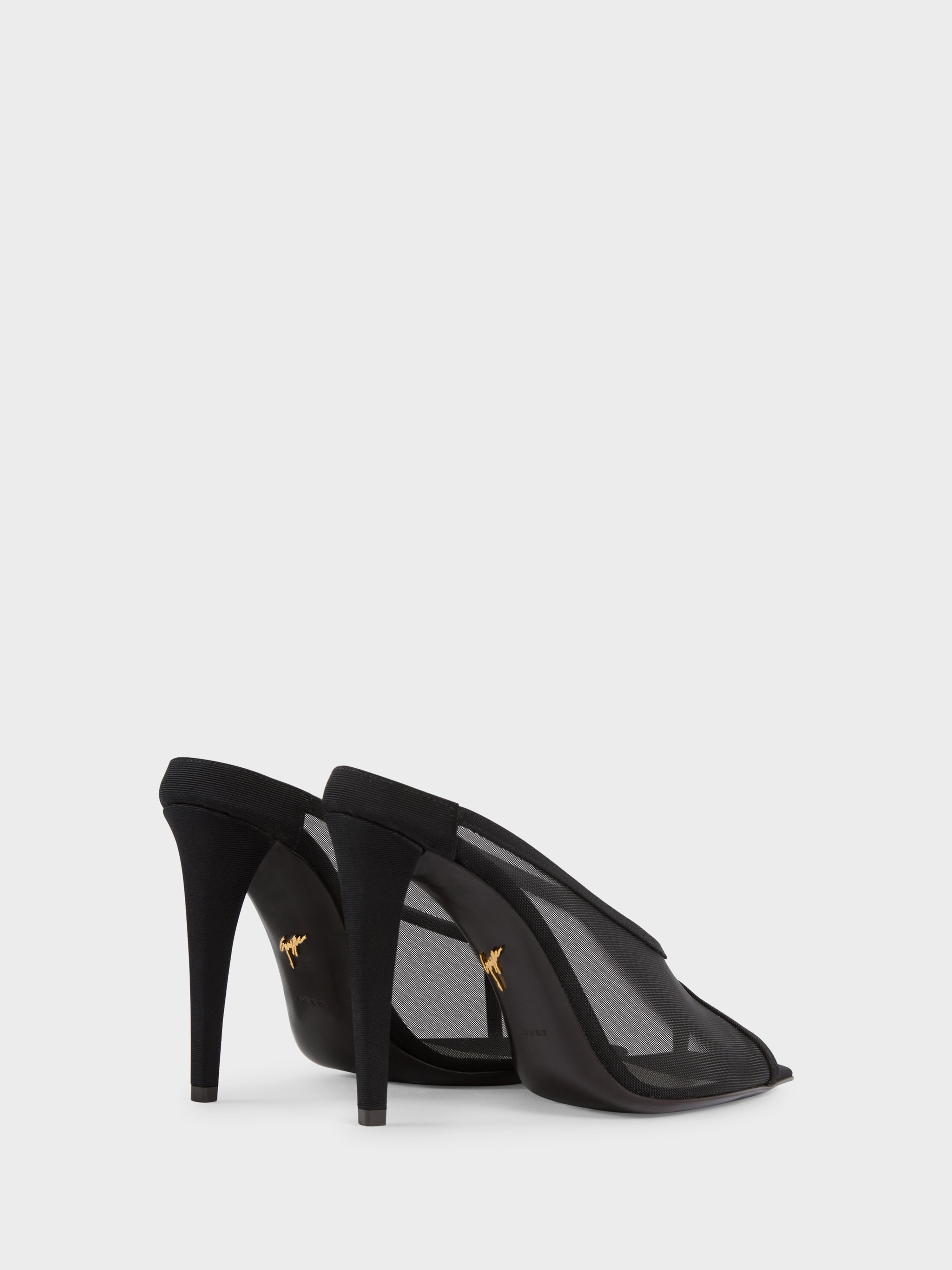 GUEPIERE MULE 105