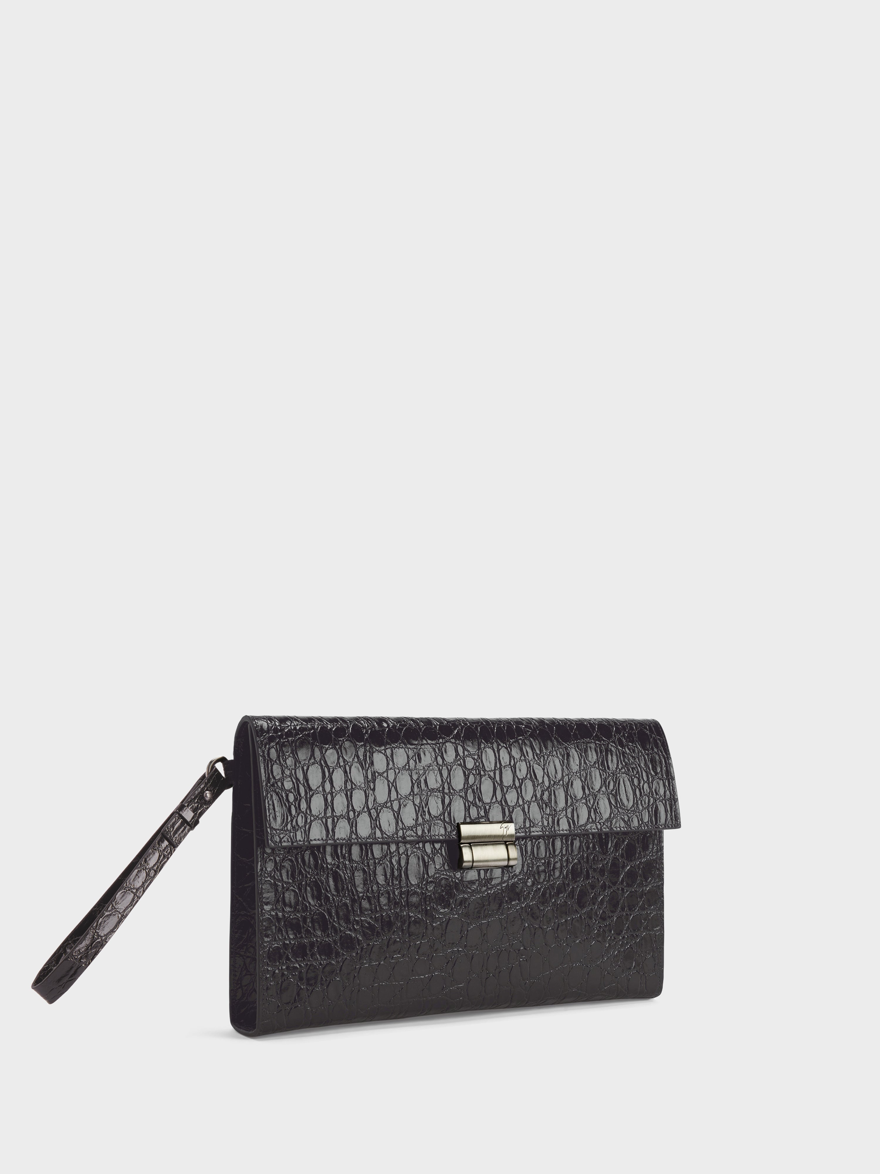 YANNIS POCHETTE