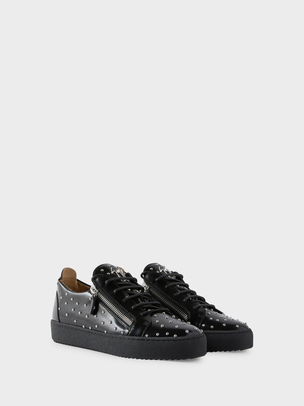 FRANKIE STUDS SNEAKER