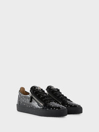 FRANKIE STUDS SNEAKER