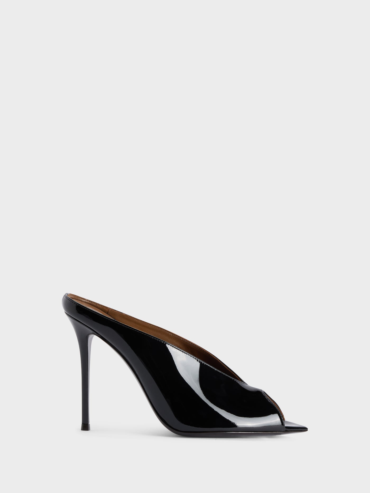 INTRIIGO CLUEDO MULE 105