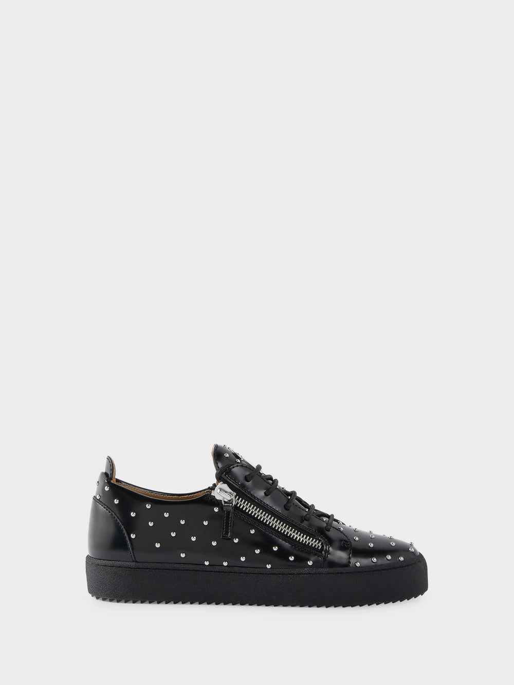 FRANKIE STUDS SNEAKER