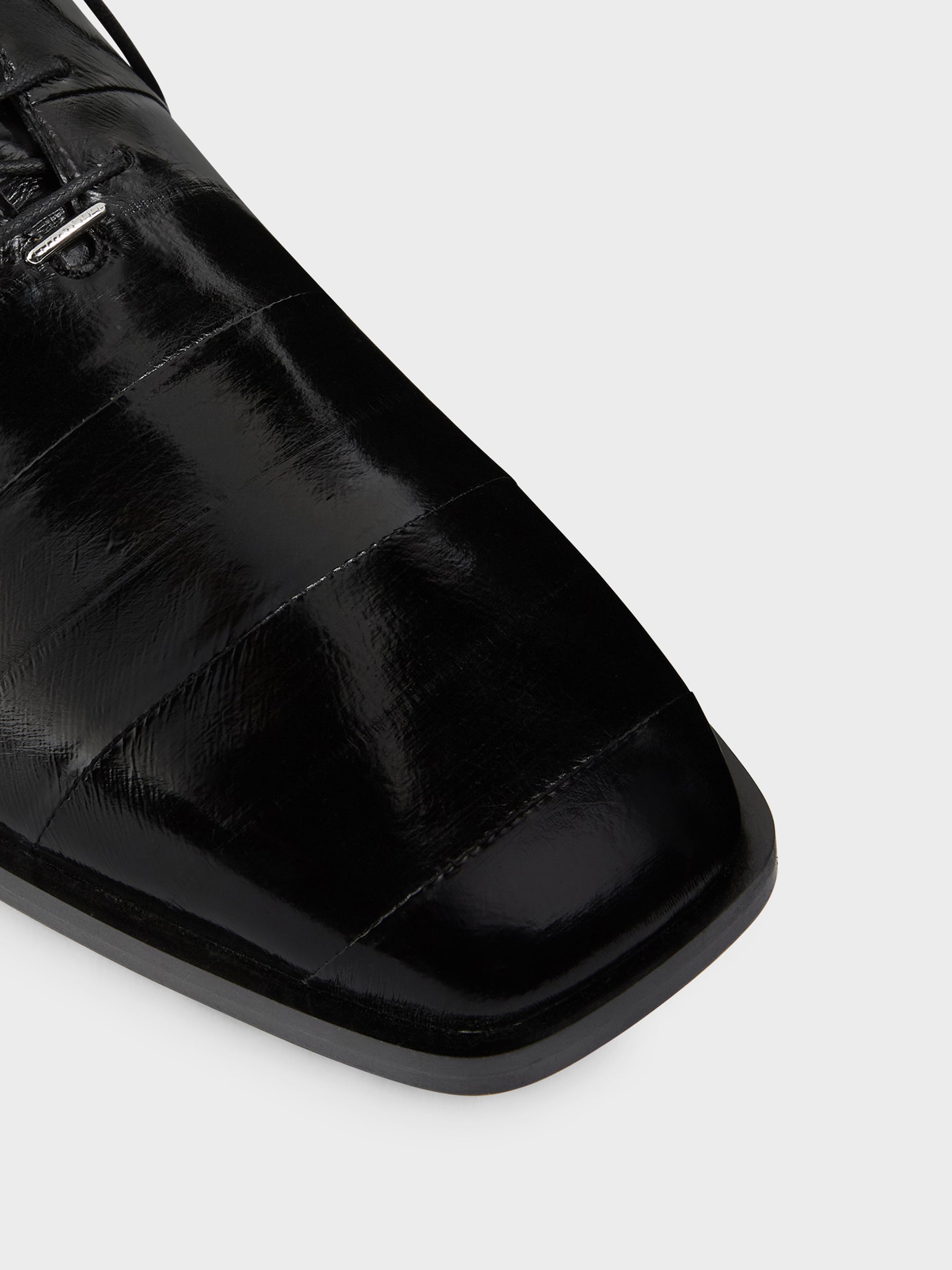 SEBHASTIAN LACE-UP