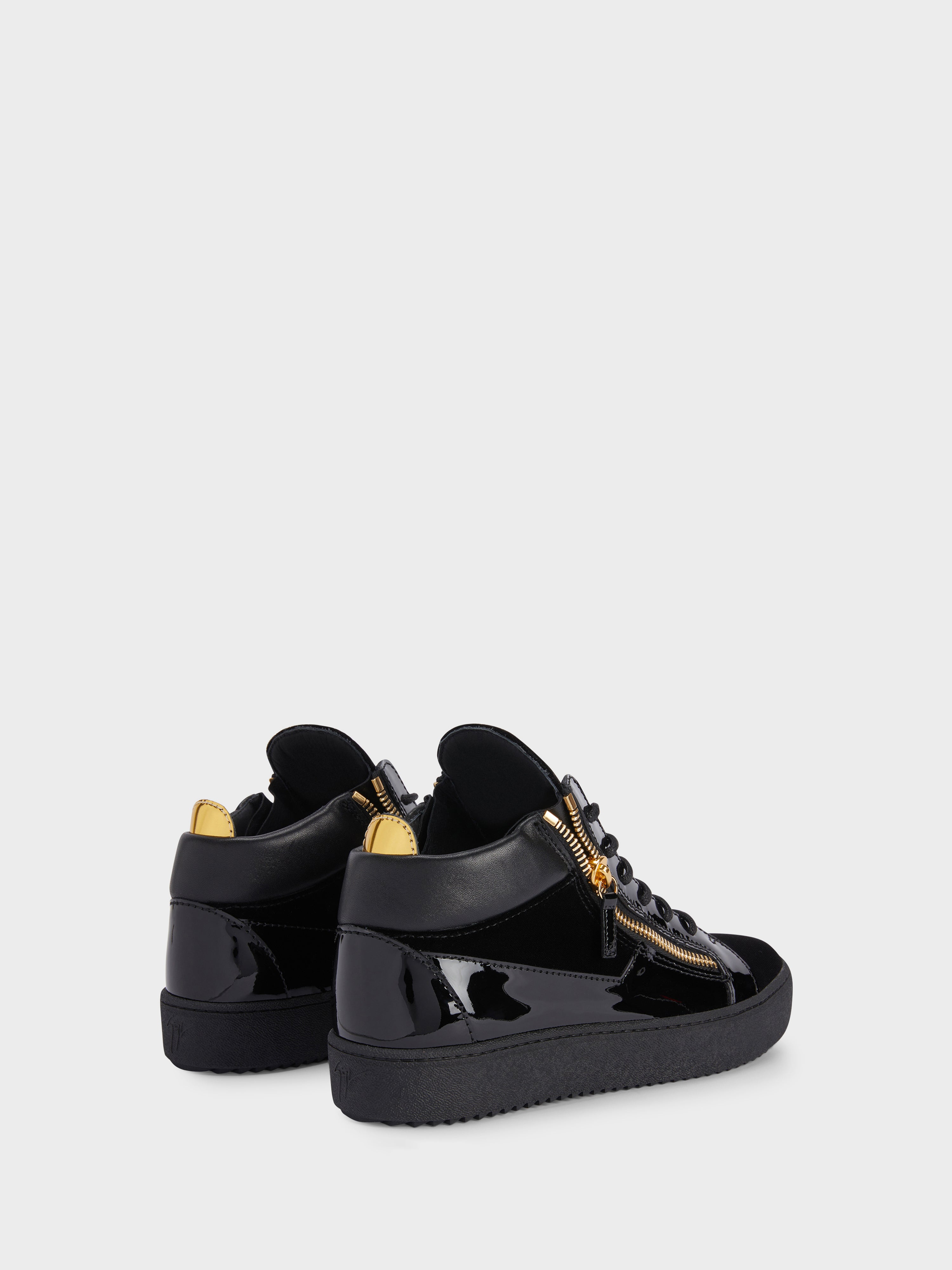 SNEAKERSS KRISS