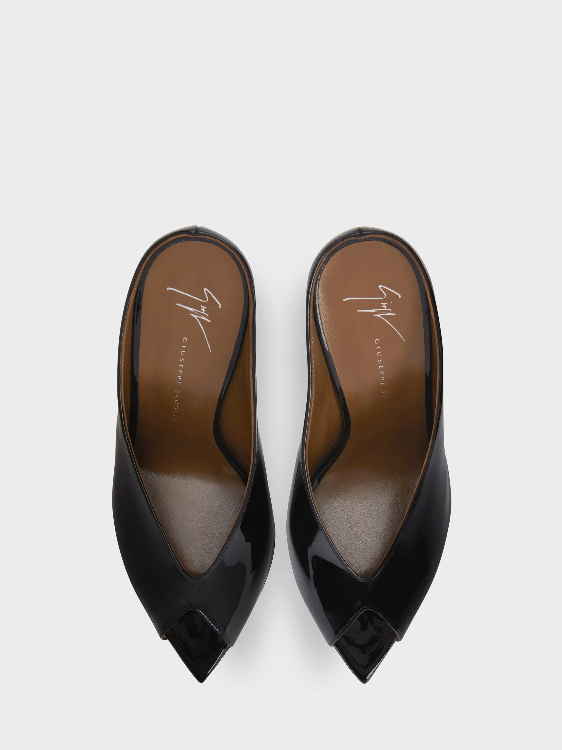 INTRIIGO CLUEDO MULE 105