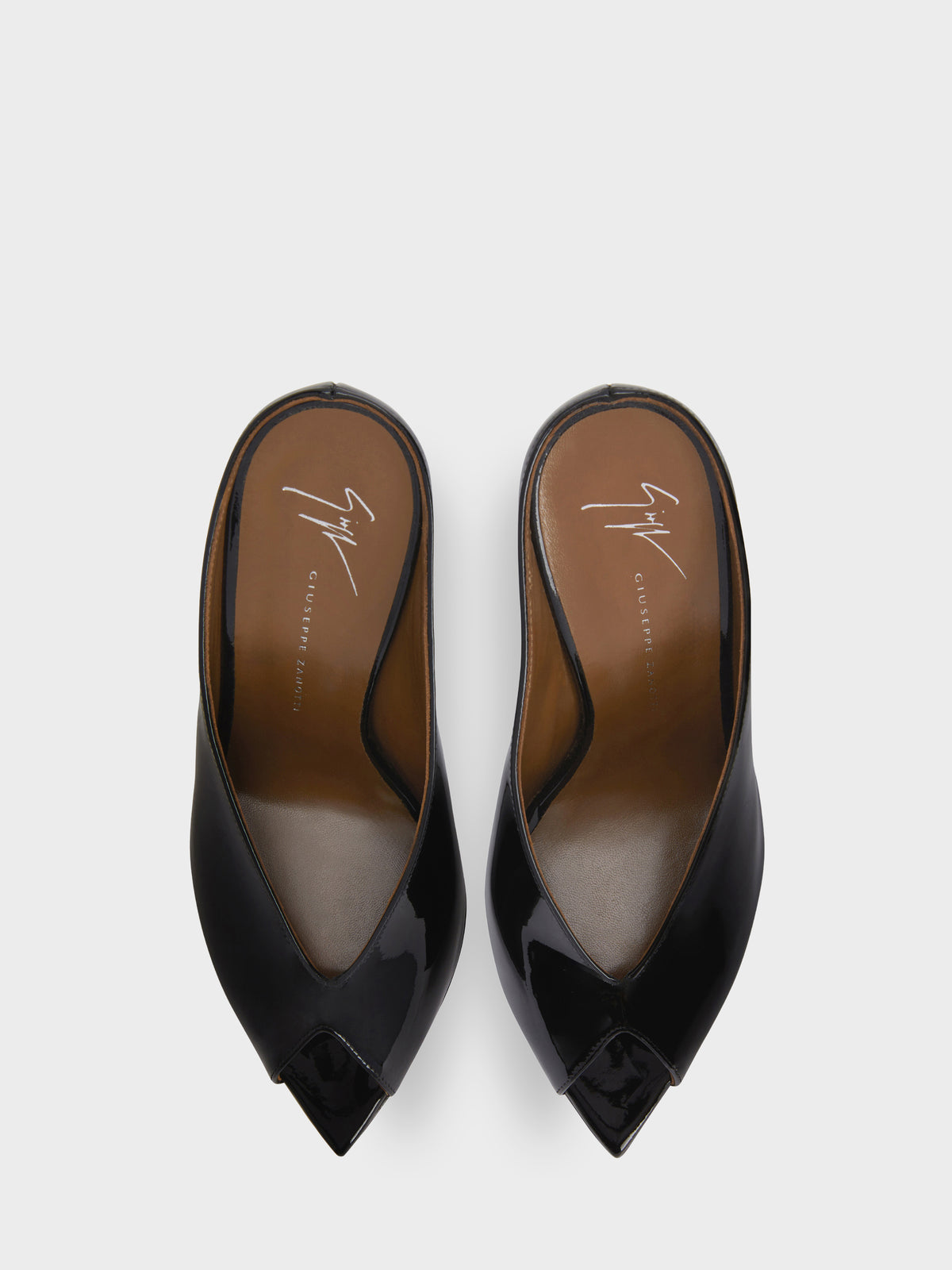 INTRIIGO CLUEDO MULE 105