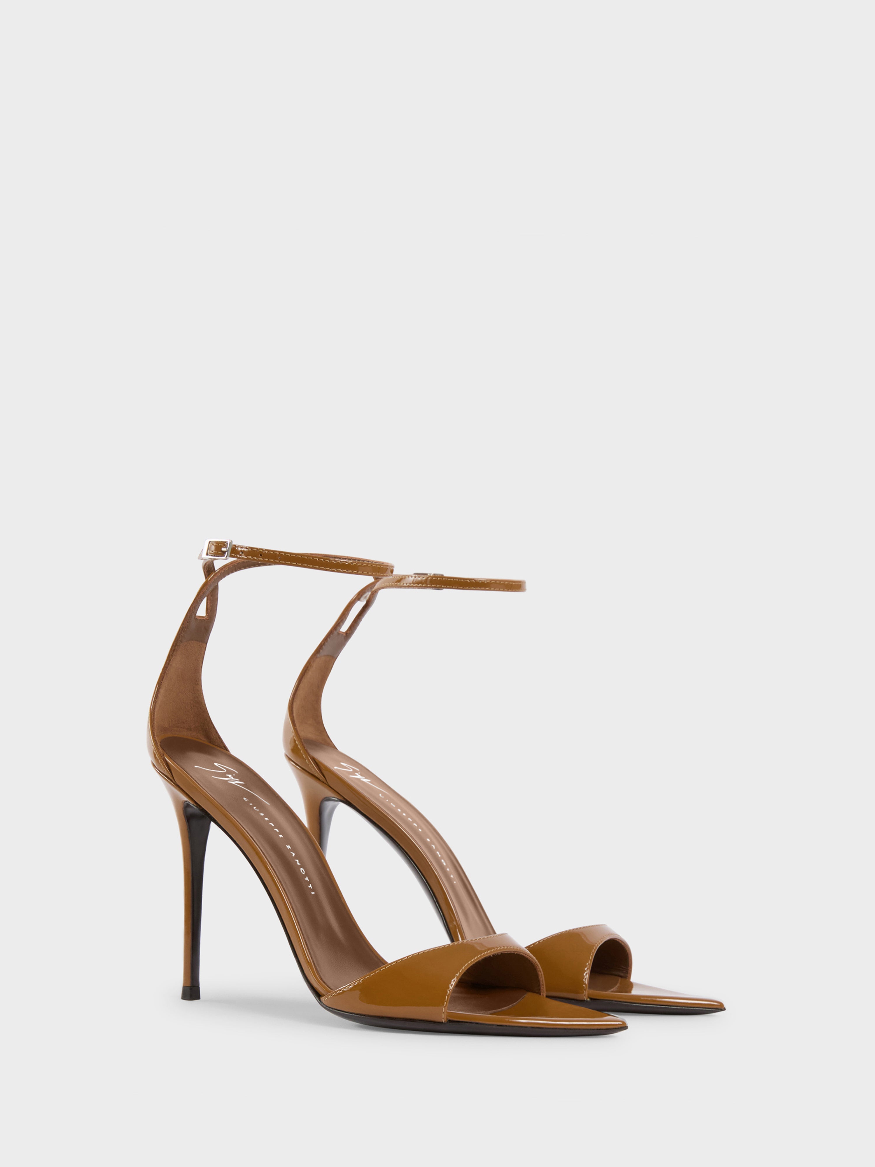 INTRIIGO STRAP SANDAL 105
