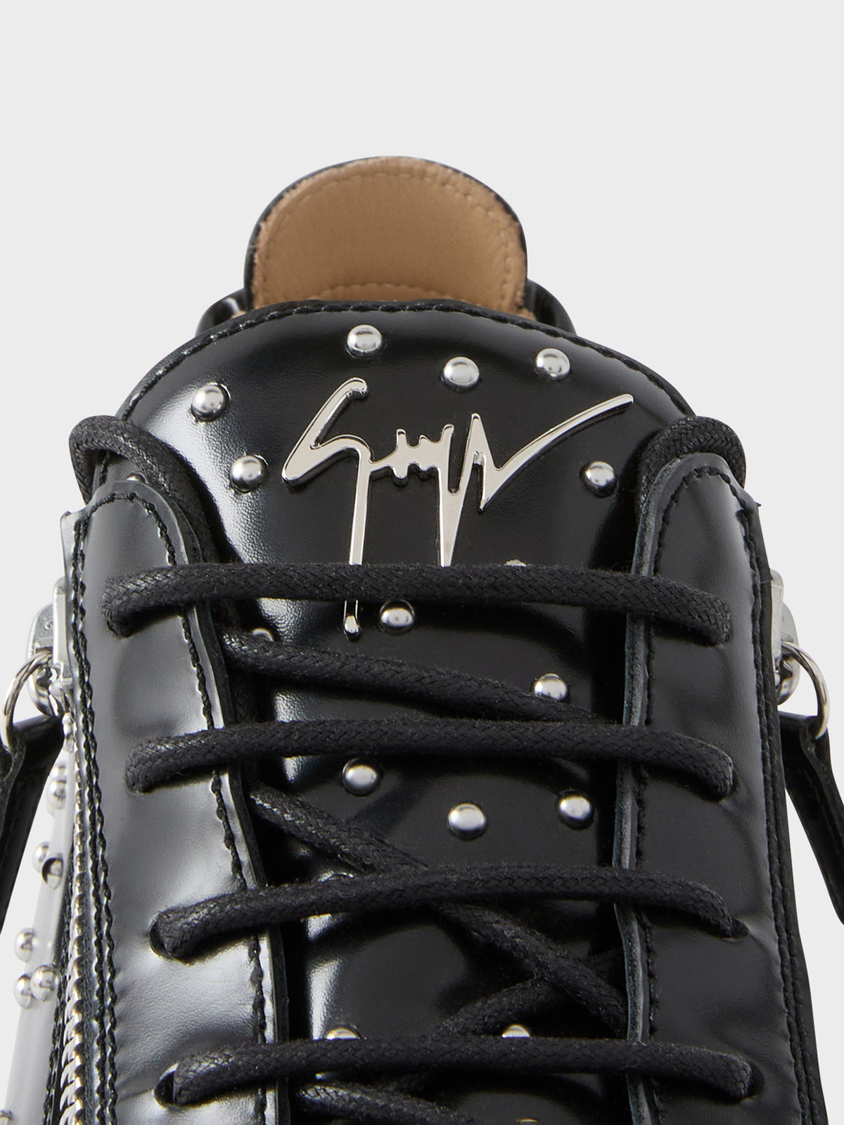 FRANKIE STUDS SNEAKER