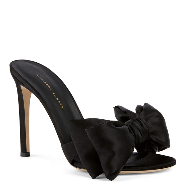 GIUSEPPE_ZANOTTI_SS20_HANNA_E000032_004