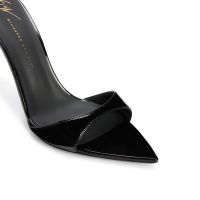 INTRIIGO CHAIN - Black - Sandals