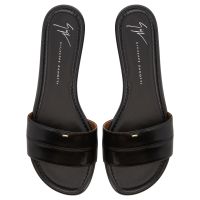 GIUSEPPE ZANOTTI　フラットシューズ　38.5サイズ CLOTHIE: Flats Black | Giuseppe Zanotti