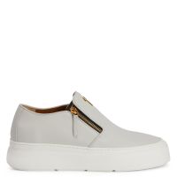 GIUSEPPE ZANOTTI RM30029001 関税送料込 Giuseppe Zanotti low-top Sneakers | Black | FARFETCH