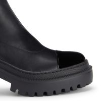 LIONORA: Boots Black | Giuseppe Zanotti