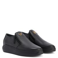 CONLEY ZIP - Black - Loafers