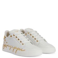 GZ94 - Gold - Low-top sneakers