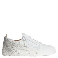 FRANKIE SPRAY - White - Low top sneakers