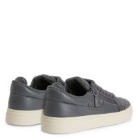 スニーカー GIUSEPPE ZANOTTI Men Sneakers RU40019REDORONERO Black FRANKIE - Low top sneakers - Black | Giuseppe Zanotti - USA