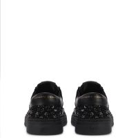 GZ94 EMBROIDERY: Low-top sneakers Black | Giuseppe Zanotti