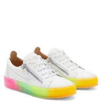 GAIL - White - Low top sneakers