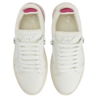 GZ94 - Fucsia - Low-top sneakers