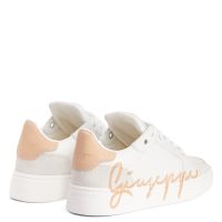 GZ94 - Pink - Low Top Sneakers