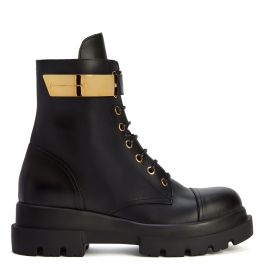 report alexa sneaker