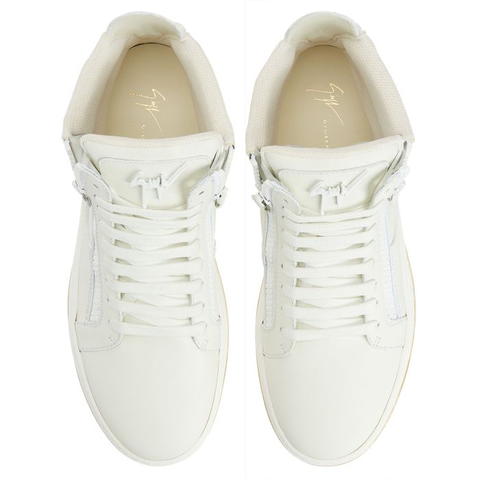 GZ94 - White - Mid top sneakers