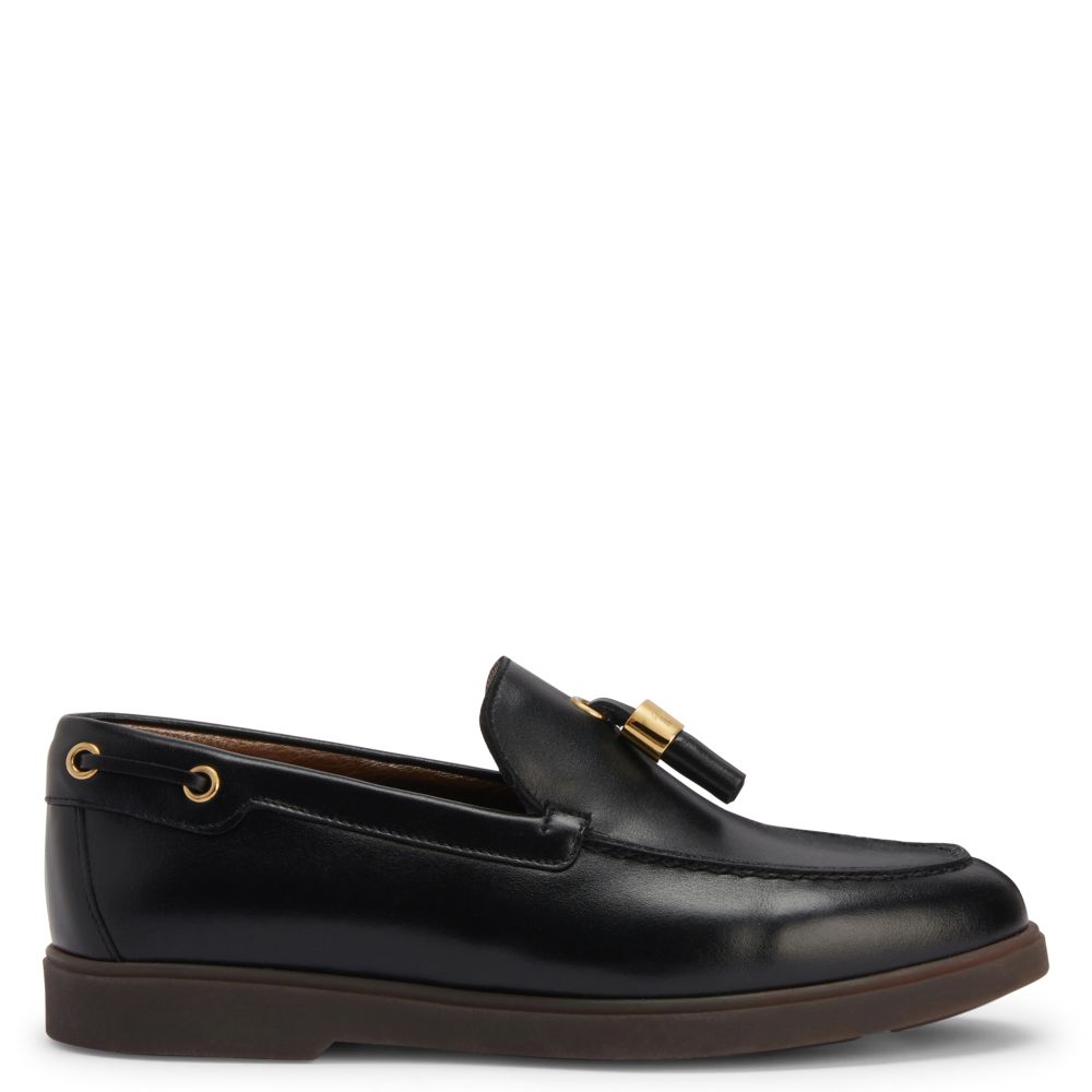 新品★Giuseppe Zanotti★COSTNER★モカシン★ローファー THE MAUI TASSELS: Loafers Black | Giuseppe Zanotti