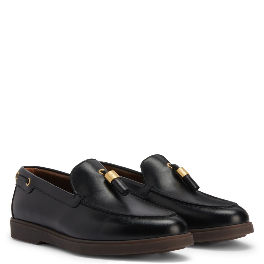 新品★Giuseppe Zanotti★COSTNER★モカシン★ローファー THE MAUI TASSELS: Loafers Black | Giuseppe Zanotti