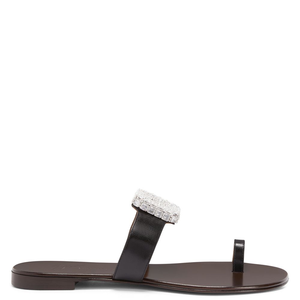 GIUSEPPE ZANOTTI　フラットシューズ　38.5サイズ CLOTHIE: Flats Black | Giuseppe Zanotti
