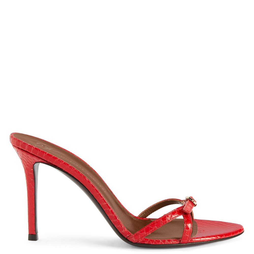 OPHELIA BUCKLE 90