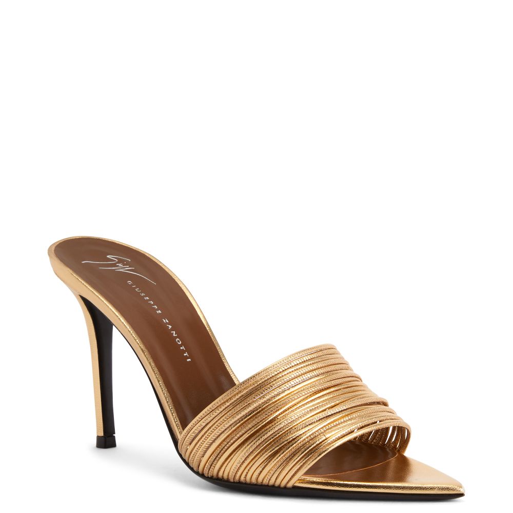 INTRIIGO CLIO 90: Sandals Gold | Giuseppe Zanotti