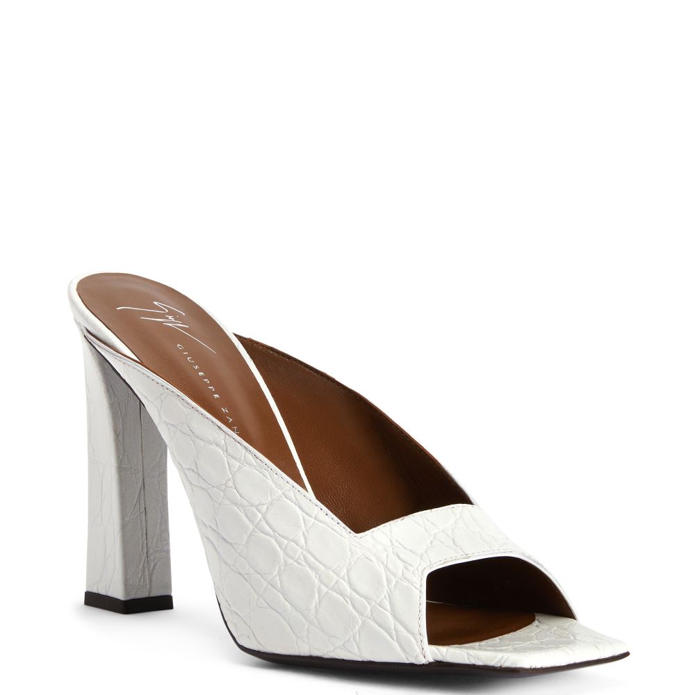 靴・ブーツ・サンダルその他 [GIUSEPPE ZANOTTI] Gz-kobe m_6451b07d6149733ccbde206a.jpg