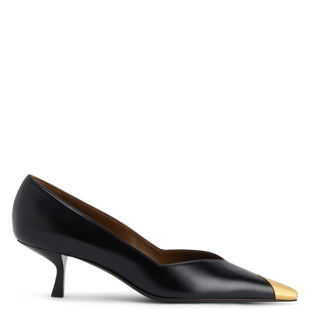 未使用 Ameri TRAPEZOID CUT STUDS PUMPS ameri vintage TRAPEZOID CUT STUDS PUMPS