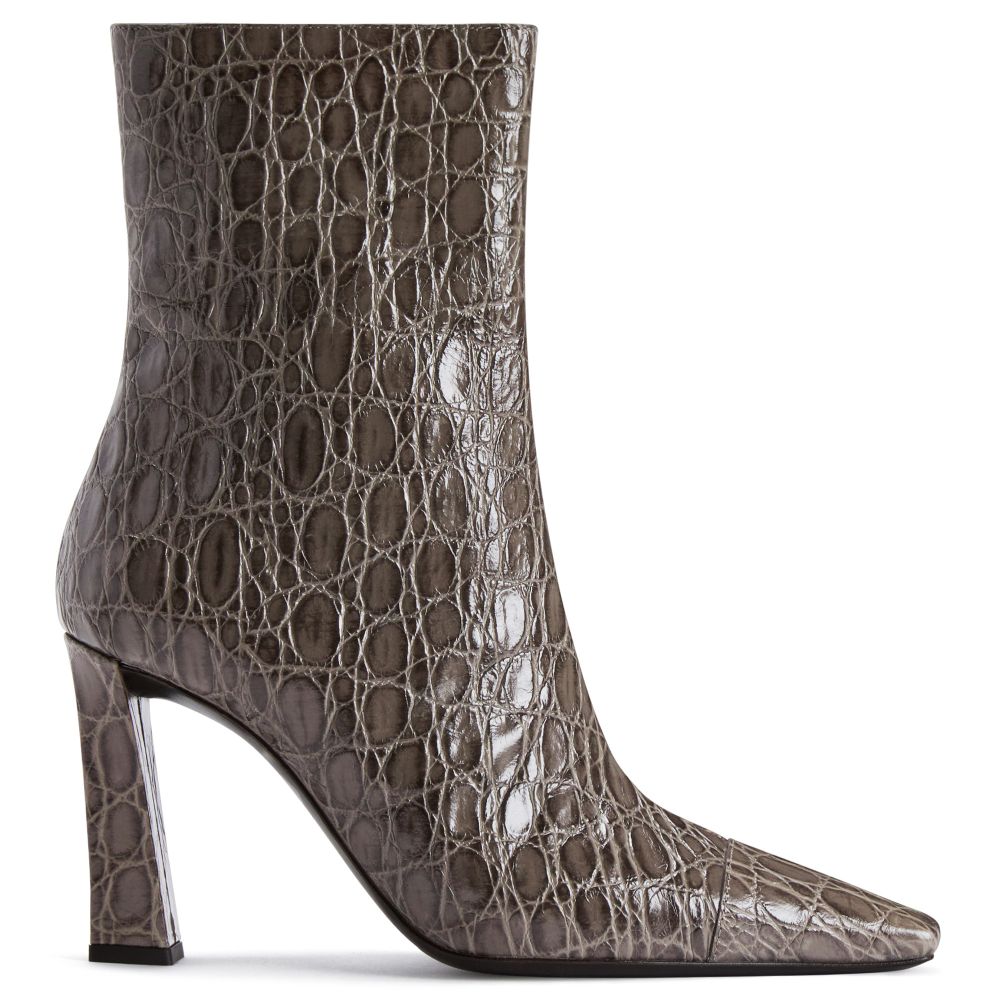 ショートブーツ・ブーティ GIUSEPPE ZANOTTI 'Janiee Plus' boots JANIEE PLUS