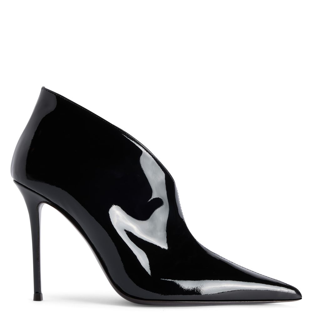CLUEDO BOOTIE 105: Boots Black | Giuseppe Zanotti