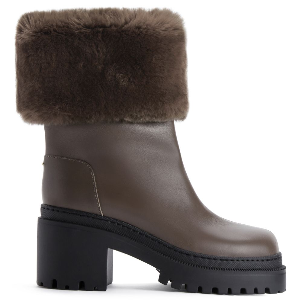 MAIRI FUR: Boots Brown | Giuseppe Zanotti