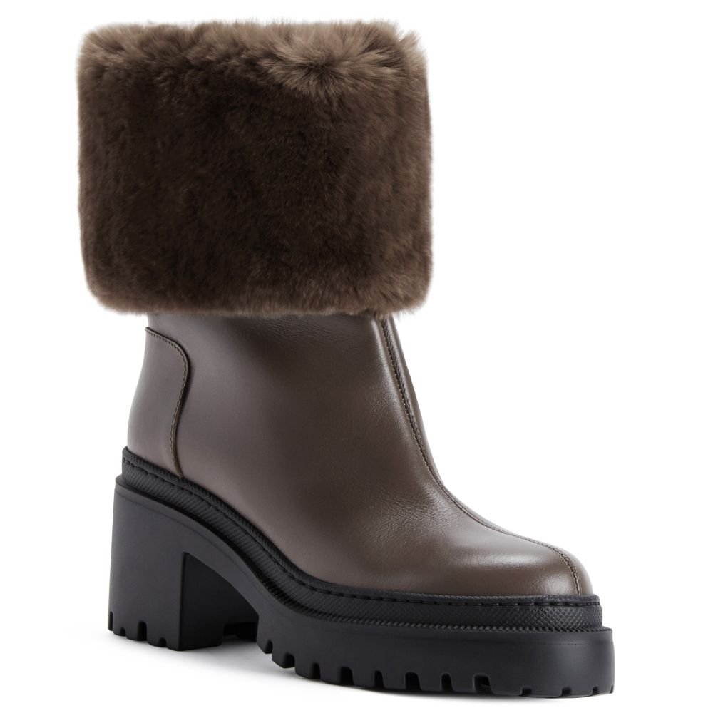 MAIRI FUR: Boots Brown | Giuseppe Zanotti