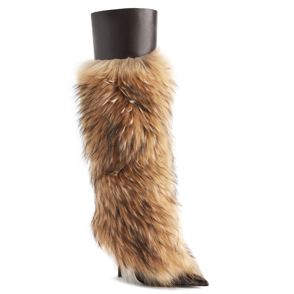 靴 toga virilis BROWN MOUTON FUR 靴 TOGA VIRILIS BROWN MOUTON FUR Toga Virilis stud