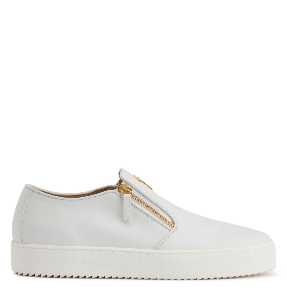 GIUSEPPE ZANOTTI スニーカー　新品　ホワイト　ゴールド　ジップ GIUSEPPE ZANOTTI スニーカー 新品 ホワイト ゴールド ジップ