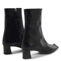 ザノッティーグレー スエード ポインテッドトゥブーティ ORAINE BOOTIES
