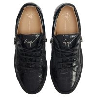 半額 50％OFFの通販 FRANKIE 靴