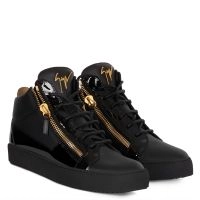 GIUSEPPE ZANOTTI】フラットシューズ スタッズ 黒 美品✳︎