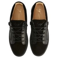 FRANKIE: Low-top sneakers Black | Giuseppe Zanotti